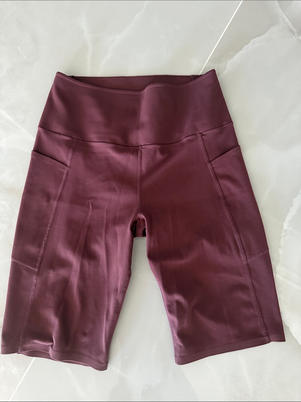 Uniqlo Women's High-Rise Bike Shorts in Burgundy